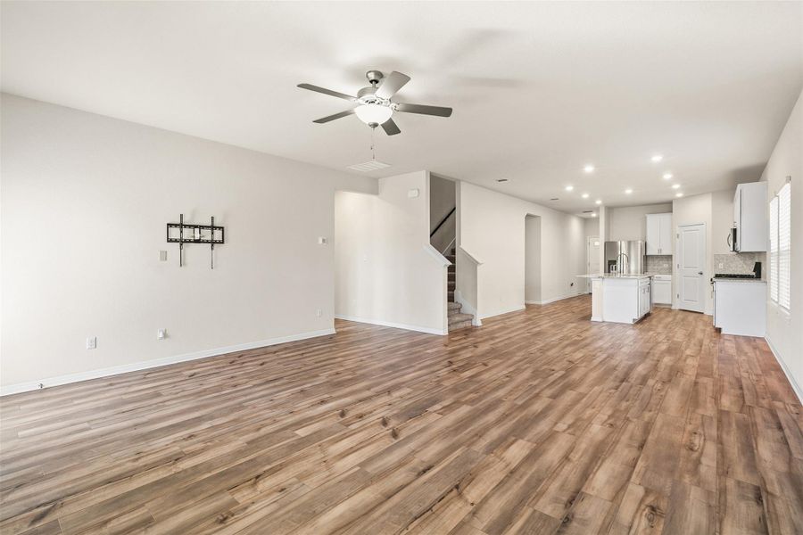 Spacious, unfurnished interior of a new home in Butler Farms - Reserve Collection, Liberty Hill (Image 32).