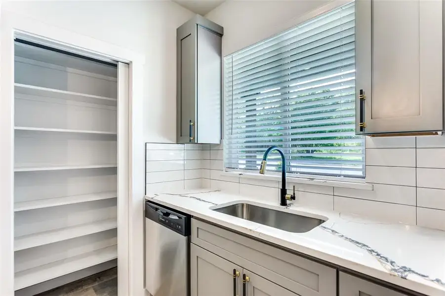 Image 25 of a home in .