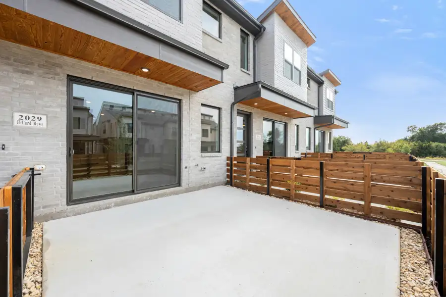 Exterior details and patio area of a home in Ten Mile Creek, Celina (Image 28).
