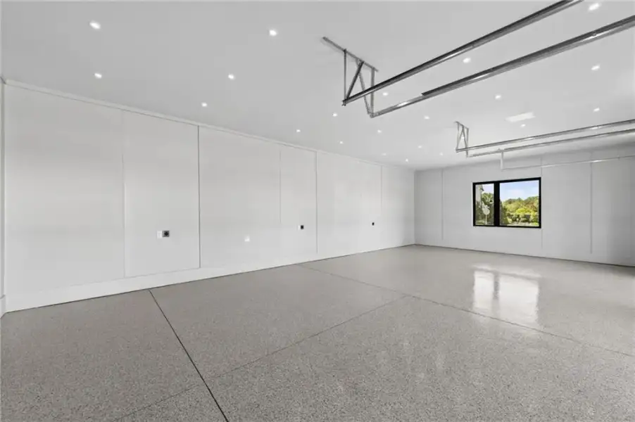 Spacious, unfurnished interior of a new home in , Smyrna (Image 86).