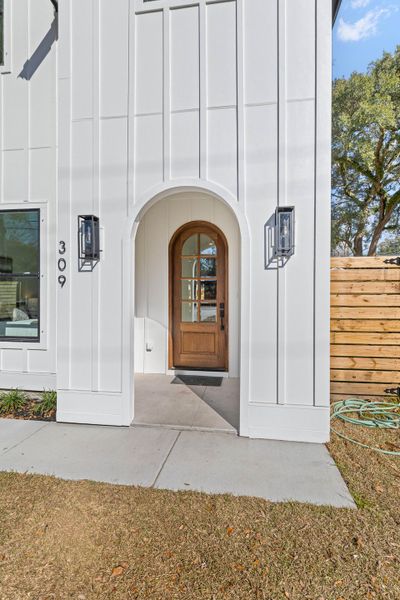 Exterior details and patio area of a home in , Charleston (Image 26).
