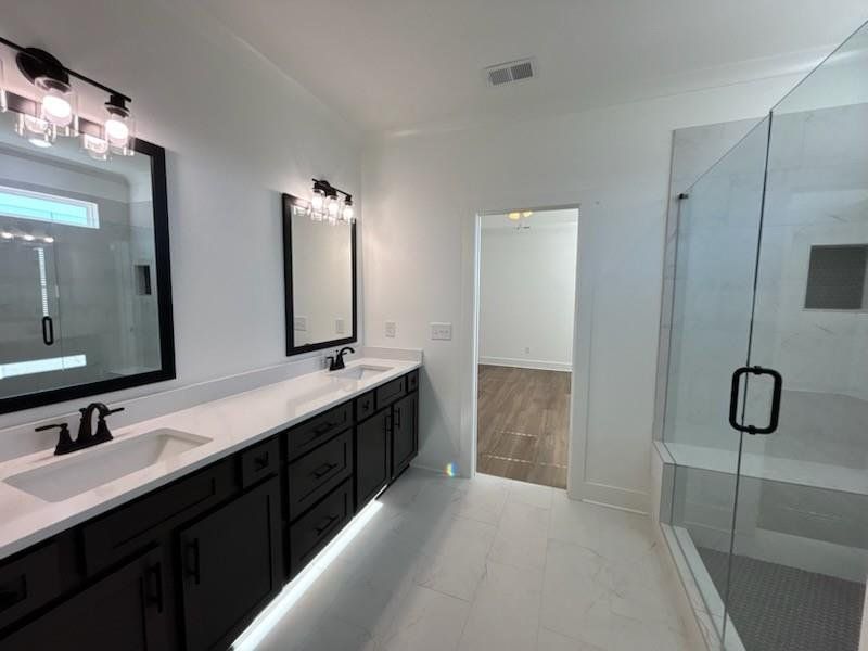 Furnished interior view inside a new home in Magnolia Ridge, Monroe (Image 6).