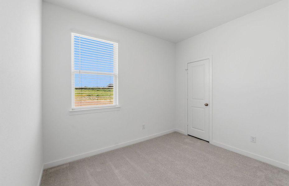 Spacious, unfurnished interior of a new home in Crosswinds, Kyle (Image 17).