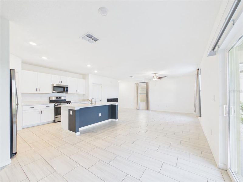 Furnished interior view inside a new home in Two Rivers, Zephyrhills (Image 10).