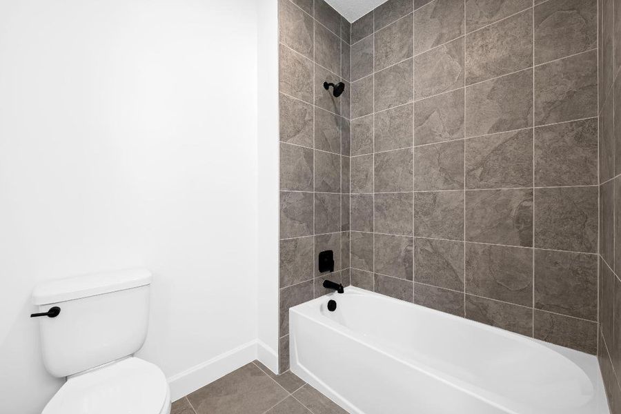 US_SEF_SANDRO_LOT 14_bath 3