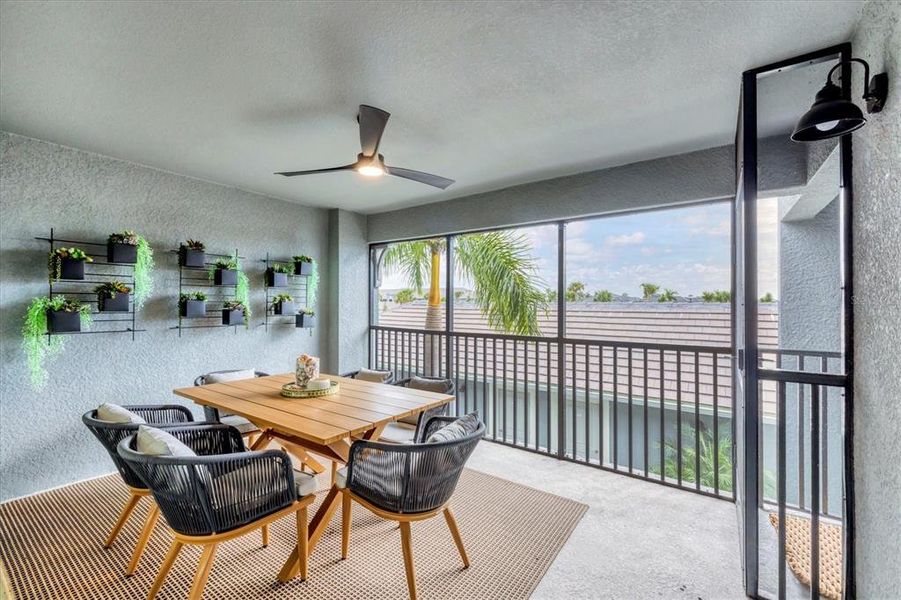 Exterior details and patio area of a home in , Venice (Image 2).