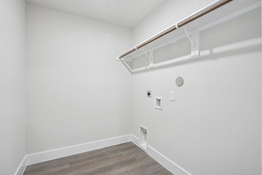 Spacious, unfurnished interior of a new home in Cay Landing, Houston (Image 18).
