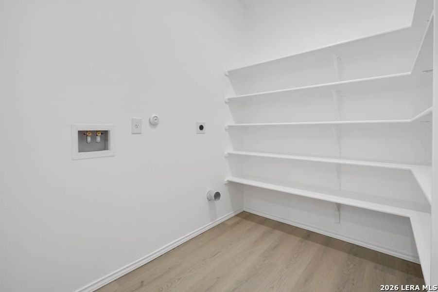 Spacious, unfurnished interior of a new home in , San Antonio (Image 10).