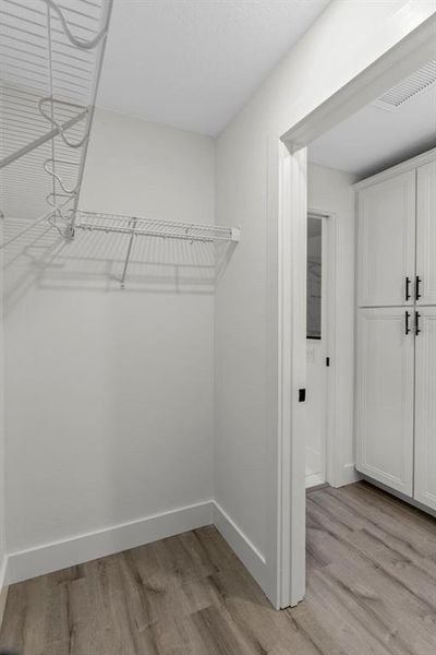 Spacious, unfurnished interior of a new home in , Brooksville (Image 37).