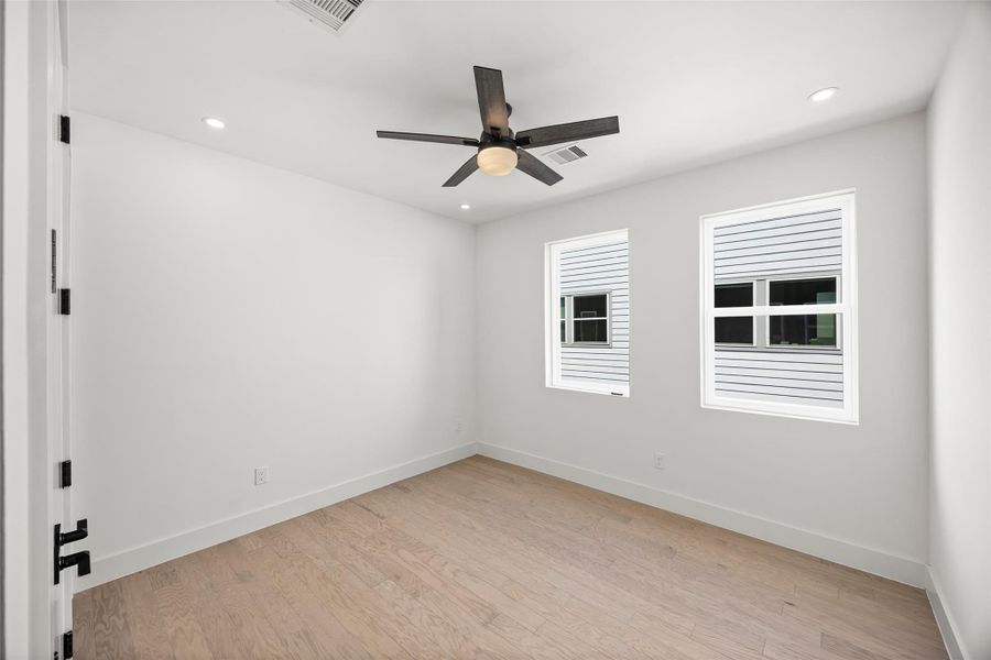Spacious, unfurnished interior of a new home in , Houston (Image 25).