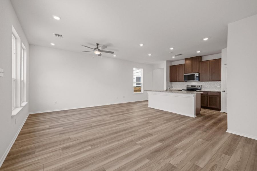 Spacious, unfurnished interior of a new home in Sonterra - Cool Water, Jarrell (Image 16).