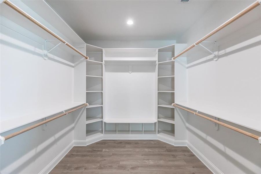 Spacious, unfurnished interior of a new home in , Tuscola (Image 33).