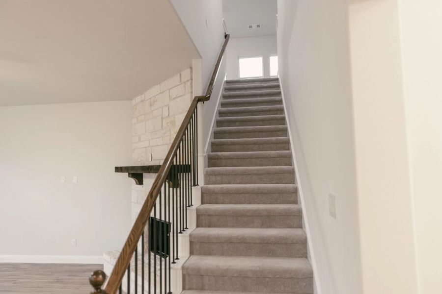 Representative unfurnished interior of a home built from the Keystone by Stonehollow Homes in Sister Grove II, Van Alstyne (Image 17).