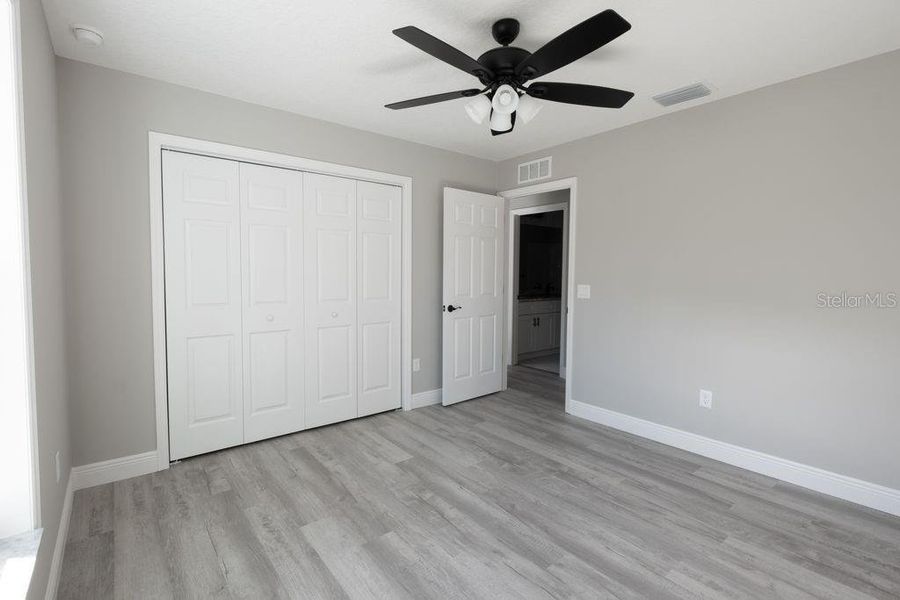 Spacious, unfurnished interior of a new home in , Citrus Springs (Image 32).
