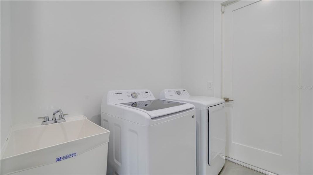 Close-up of interior finishes inside a home in , Lehigh Acres (Image 23). Close-up of interior finishes inside a home in , Lehigh Acres (Image 23).