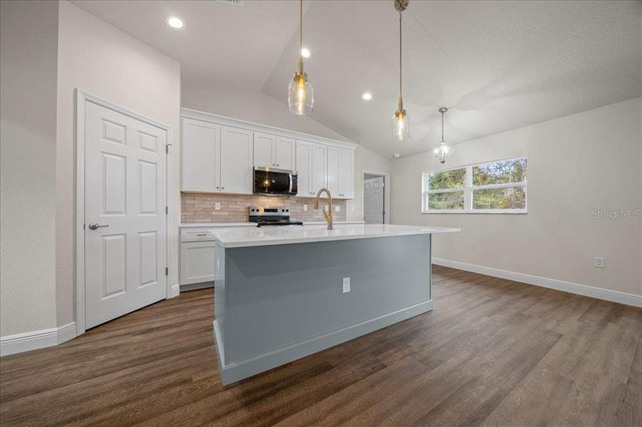 Furnished interior view inside a new home in , Ocklawaha (Image 20). Furnished interior view inside a new home in , Ocklawaha (Image 20).