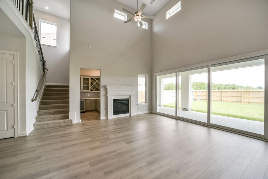 Spacious, unfurnished interior of a new home in Del Bello Lakes 60', Manvel (Image 34). Spacious, unfurnished interior of a new home in Del Bello Lakes 60', Manvel (Image 34).