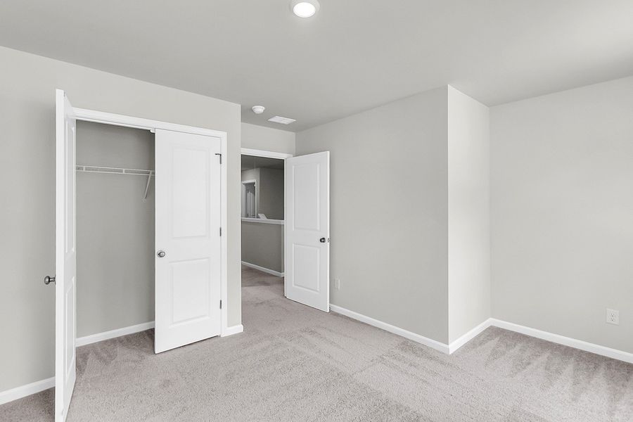 Spacious, unfurnished interior of a new home in Central Creek, Goose Creek (Image 40).