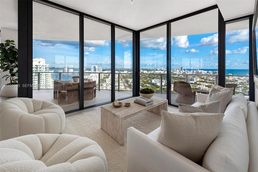 Community amenities in , Miami Beach (Image 44).