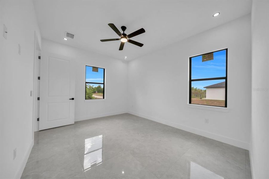 Spacious, unfurnished interior of a new home in , Lehigh Acres (Image 29).