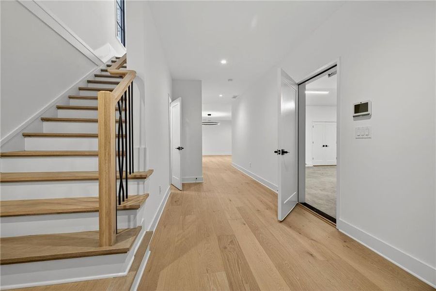 Spacious, unfurnished interior of a new home in , Atlanta (Image 61).