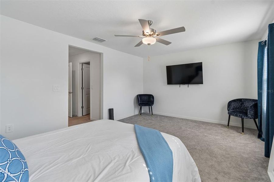Furnished interior view inside a new home in , Land O' Lakes (Image 38).