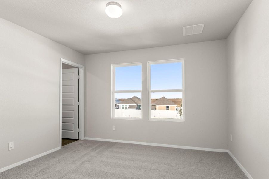 Spacious, unfurnished interior of a new home in Harvest Ridge, Elgin (Image 24).
