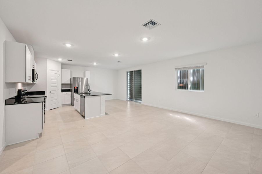 2D floor plan layout of this home in Meritage Homes at Terra Lago - Premier Series, Indiantown, FL (Image 3).