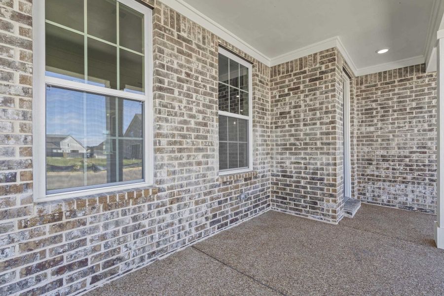 Exterior details and patio area of a home in Lockwood, Collierville (Image 3).
