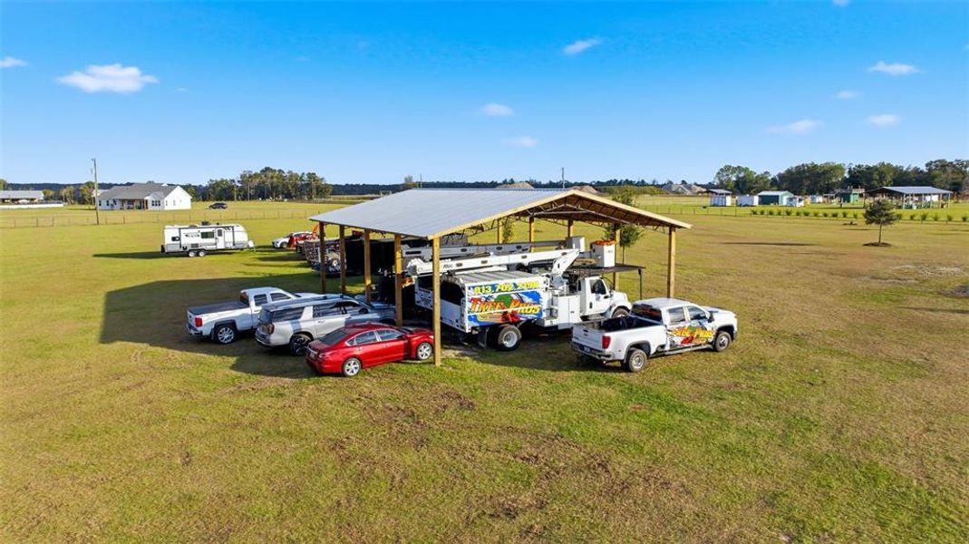 Community amenities in , Dade City (Image 61).