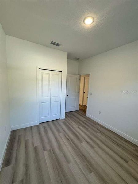 Spacious, unfurnished interior of a new home in , Citrus Springs (Image 21).
