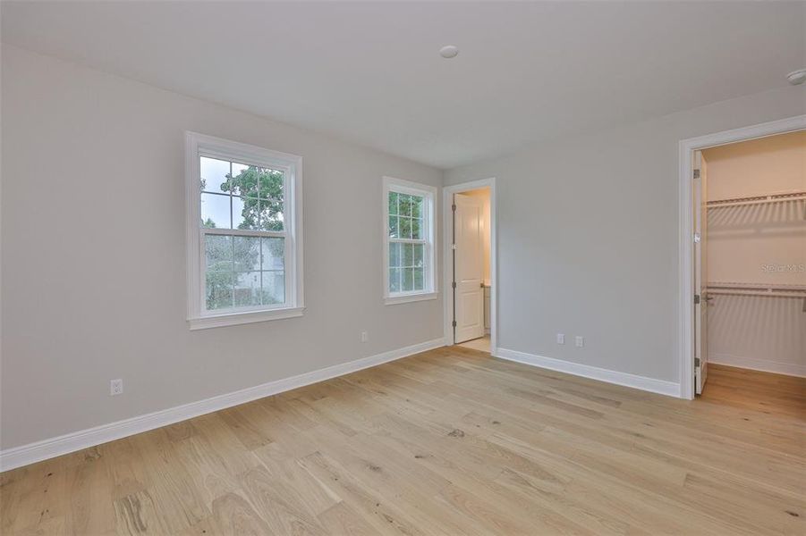 Spacious, unfurnished interior of a new home in , Tampa (Image 36).