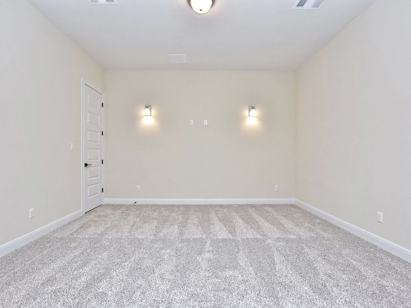 Representative unfurnished interior of a home built from the Avalon by Giddens Homes in Scofield Farms Estates, Georgetown (Image 155).