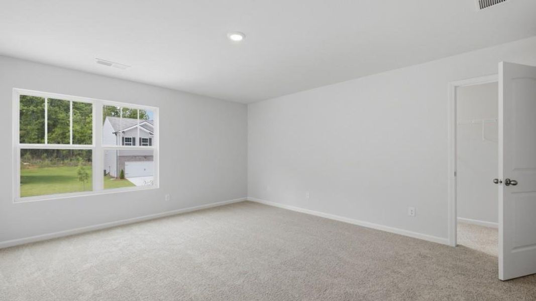 Spacious, unfurnished interior of a new home in Oaks at Cedar Grove, Fairburn (Image 20).