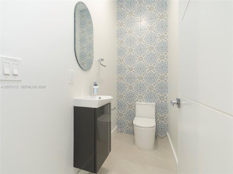 Furnished interior view inside a new home in , Fort Lauderdale (Image 6).