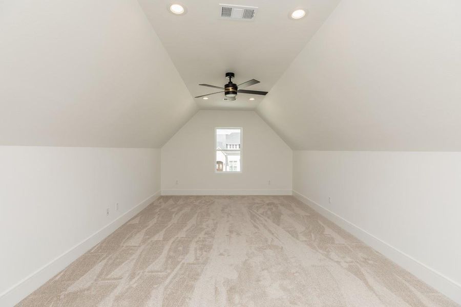 Spacious, unfurnished interior of a new home in , Beaumont (Image 18).