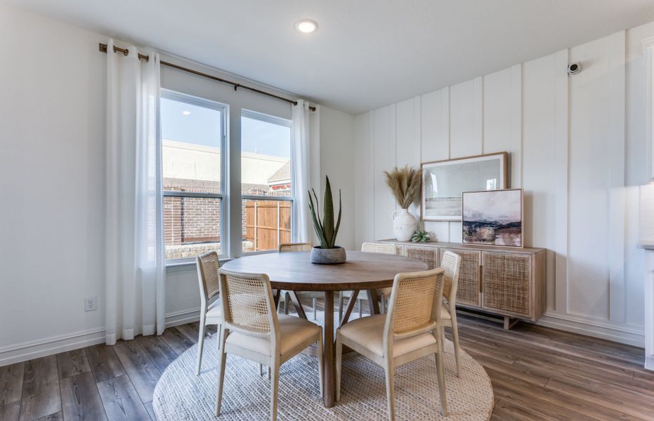 Dining area off kitchen