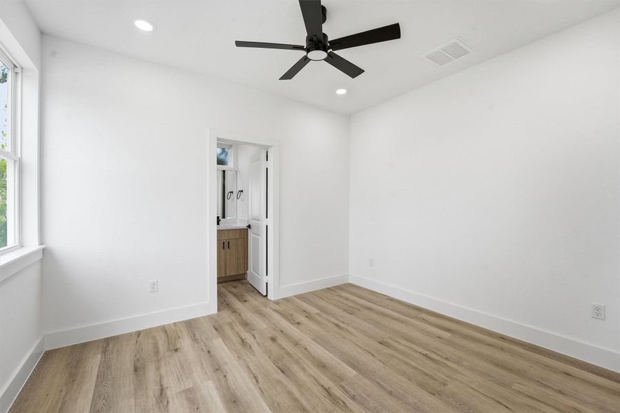 Secondary bedroom