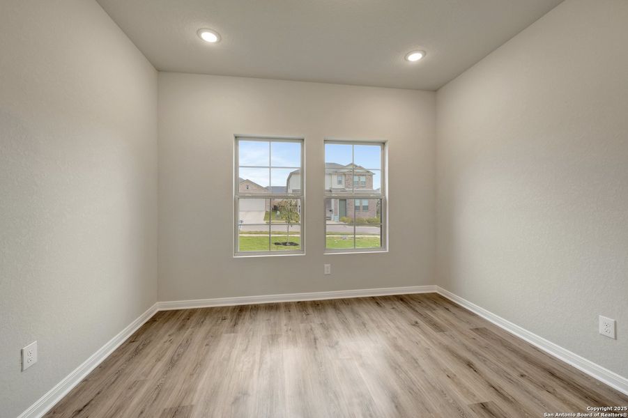 Spacious, unfurnished interior of a new home in Paloma Park, Converse (Image 27).