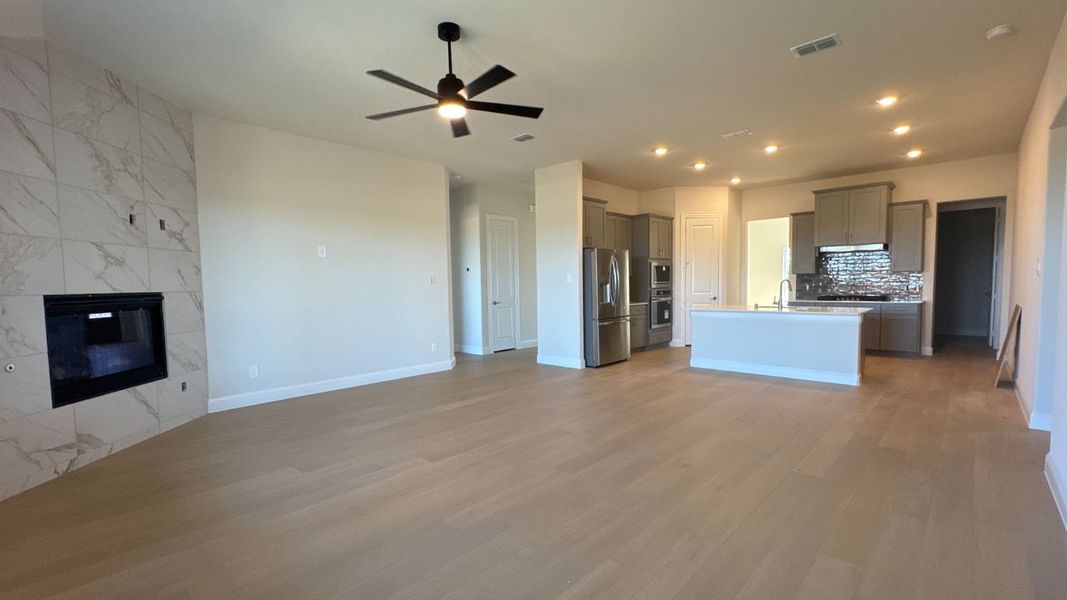 Spacious, unfurnished interior of a new home in Peachtree Meadows, Rockwall (Image 18). Spacious, unfurnished interior of a new home in Peachtree Meadows, Rockwall (Image 18).
