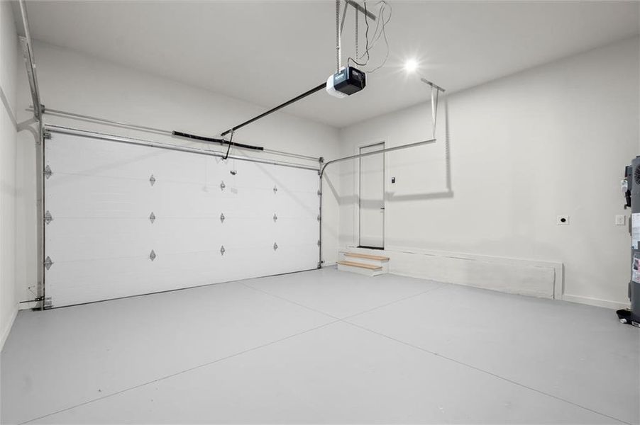 Spacious, unfurnished interior of a new home in , Atlanta (Image 47).