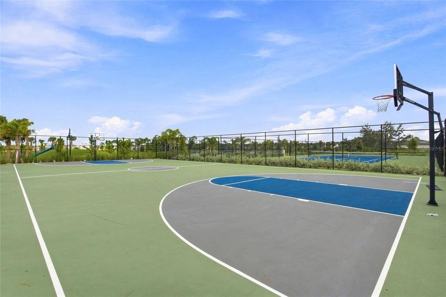 Community amenities in , Nokomis (Image 64). Community amenities in , Nokomis (Image 64).