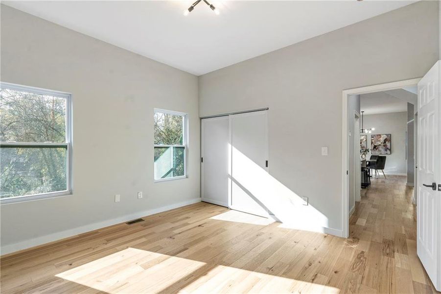 Spacious, unfurnished interior of a new home in , Atlanta (Image 21).