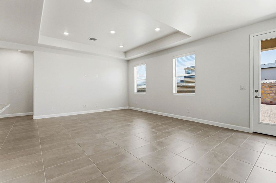 Spacious, unfurnished interior of a new home in Summer Sky North, El Paso (Image 13).