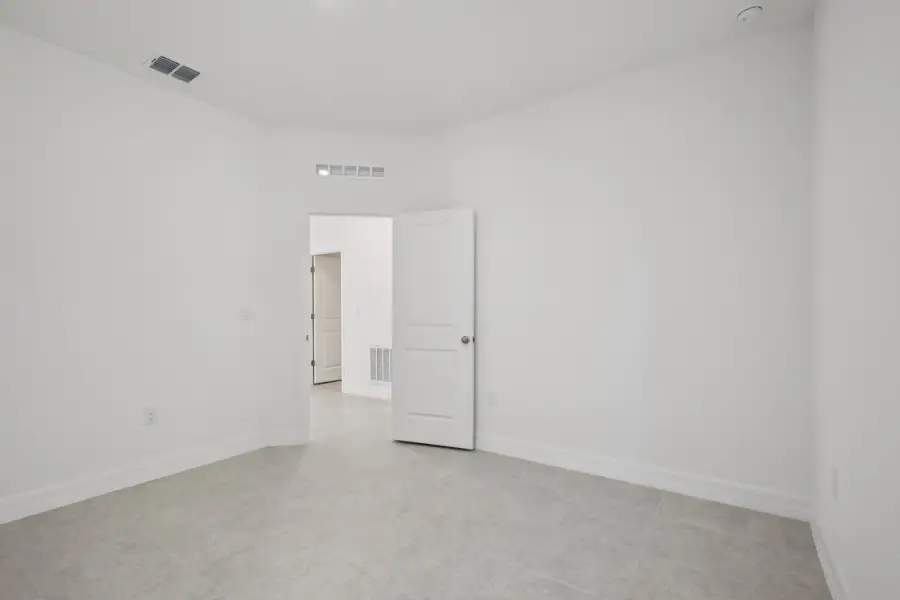 Representative unfurnished interior of a home built from the Melody by Maronda Homes in Englewood, Port Charlotte (Image 33).