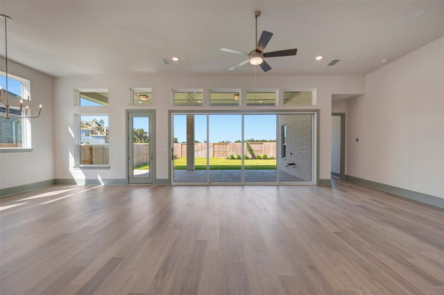 Spacious, unfurnished interior of a new home in Sienna - Parkview Collection, Missouri City (Image 22).