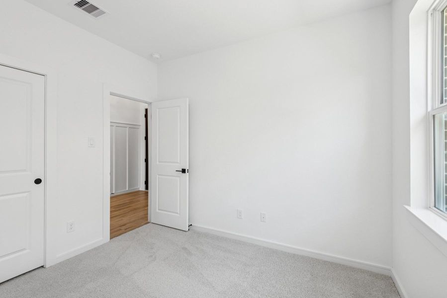 Spacious, unfurnished interior of a new home in Harvest Pointe, Needville (Image 35).