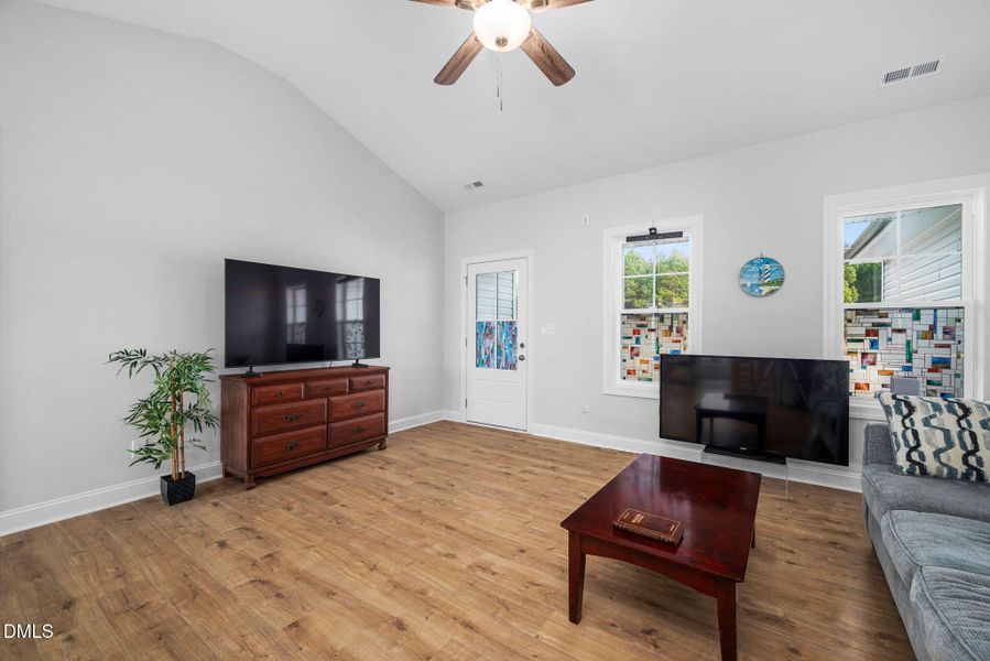 28-web-or-mls-6056-old-smithfield-rd