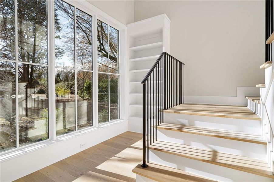 Spacious, unfurnished interior of a new home in , Alpharetta (Image 46).