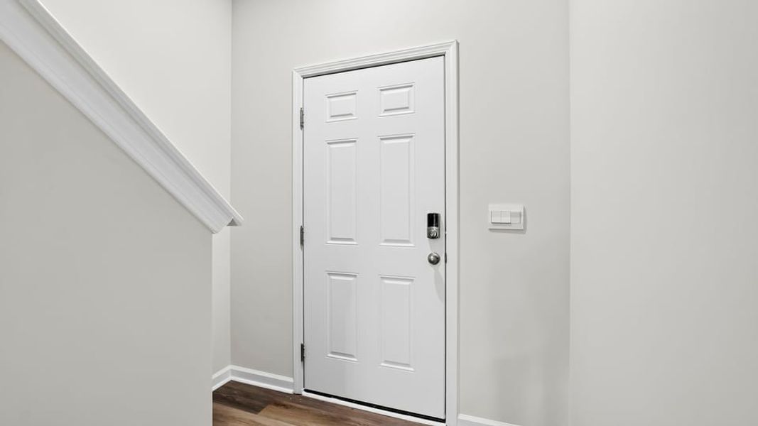 Spacious, unfurnished interior of a new home in Tanglewood Townes, Greenville (Image 20).